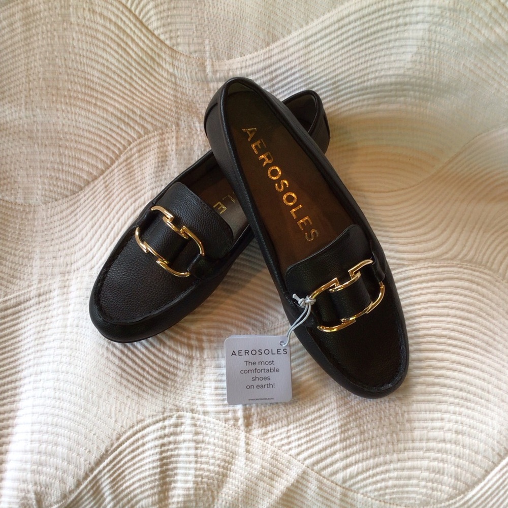 NWT Aerosoles Black and Gold Flats with Timeless Elegance SZ 8-1/2